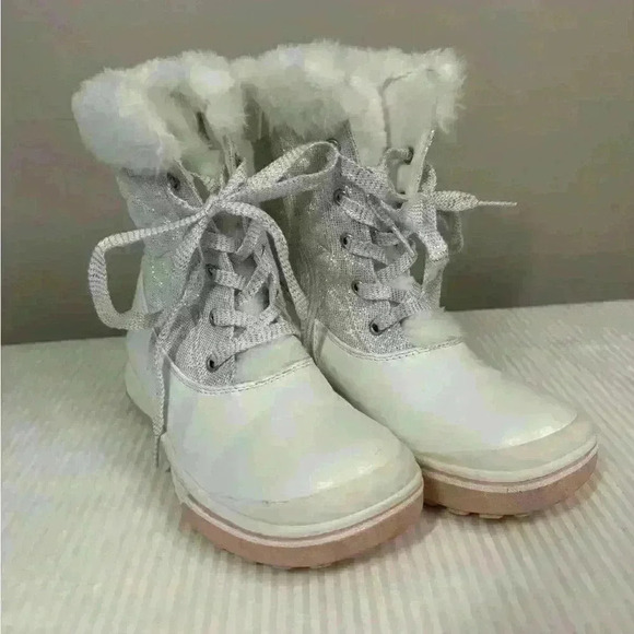 Kelly & Katie Aurora kids showboat silver white pink size 3M EUC let it go - Picture 15 of 15